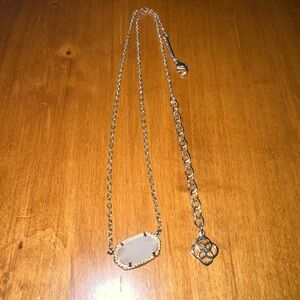 Kendra Scott Elisa necklace. Rose quartz/pink colored stone, gold chain.